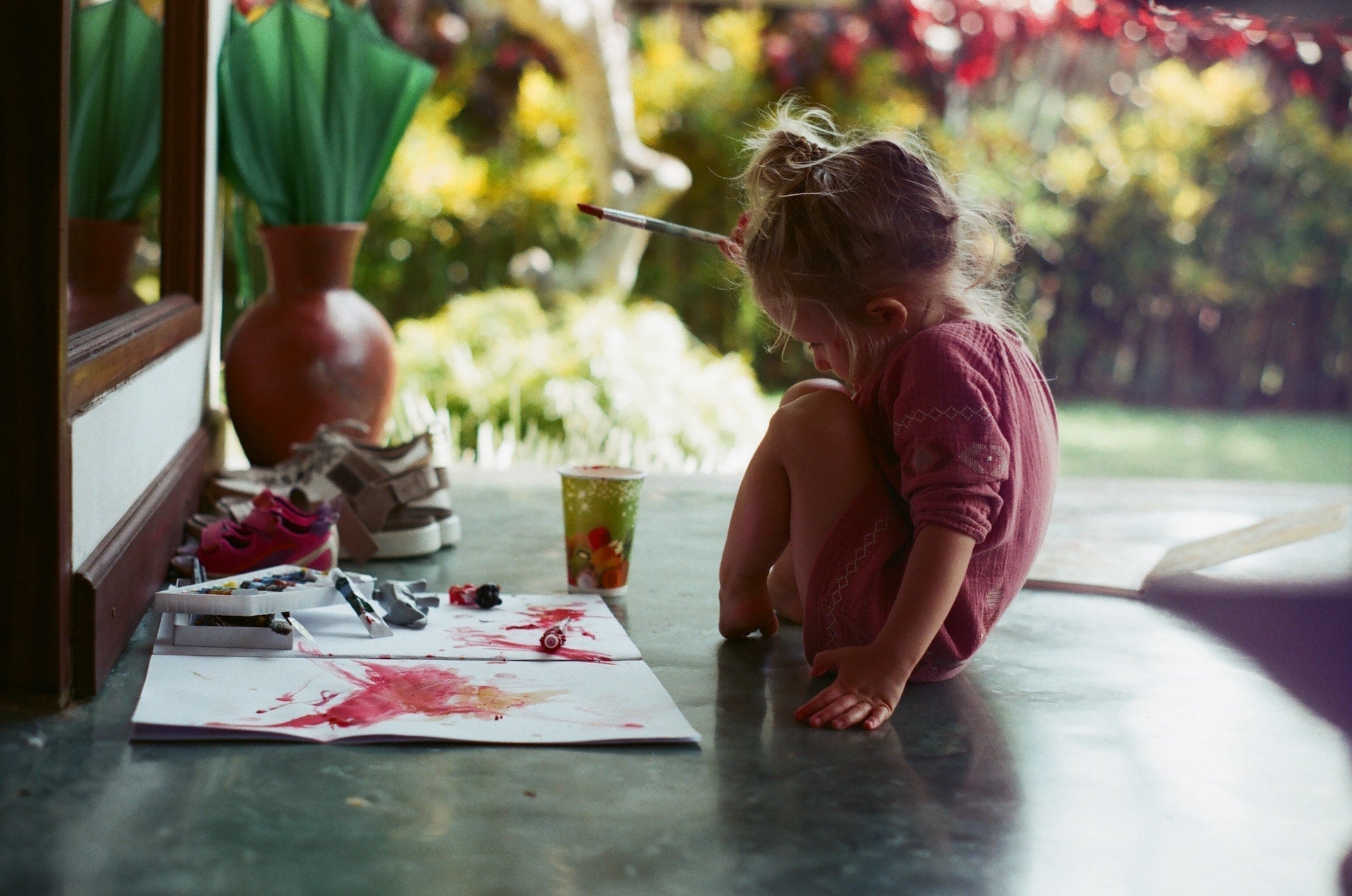 child painting