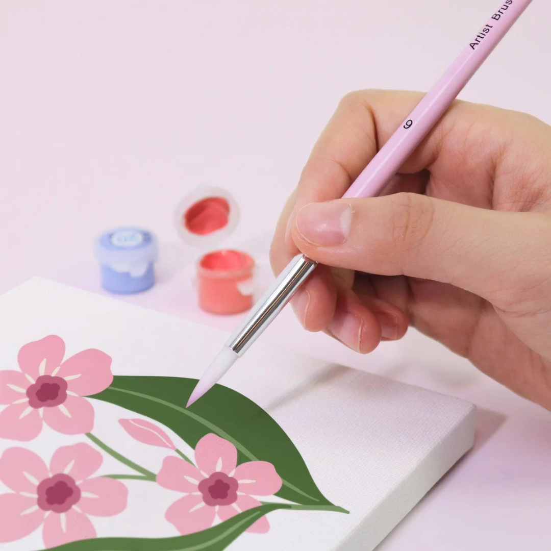 Art supplies: FineLine brush set ideal for crafting and precision painting projects.