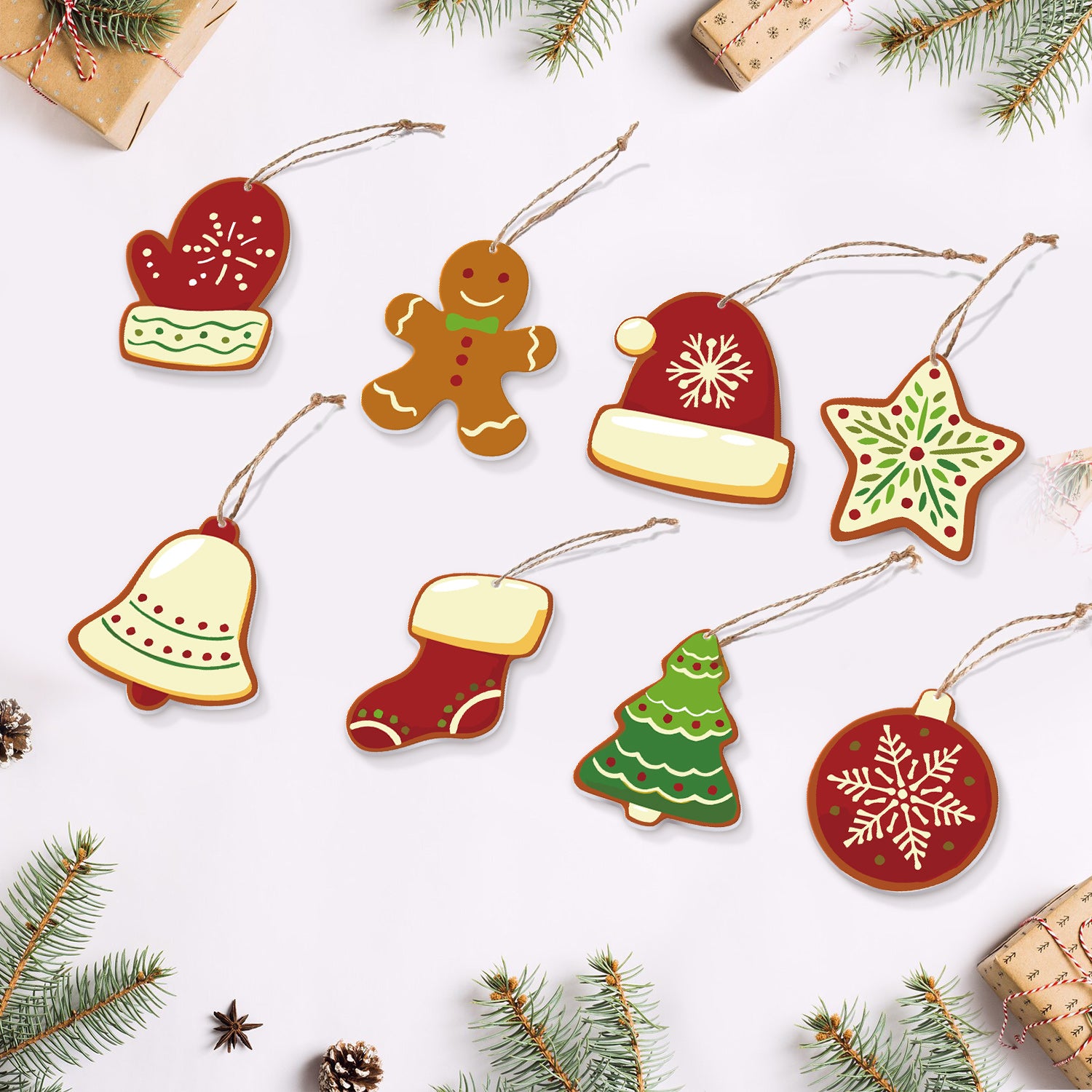 Collection d'ornements en céramique sur le thème de Noël sur fond blanc avec des décorations festives.