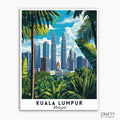 Ein Reiseplakat, das die Skyline von Kuala Lumpur, Malaysia, zeigt, mit den Petronas Twin Towers, umgeben von viel Grün und blauem Himmel.