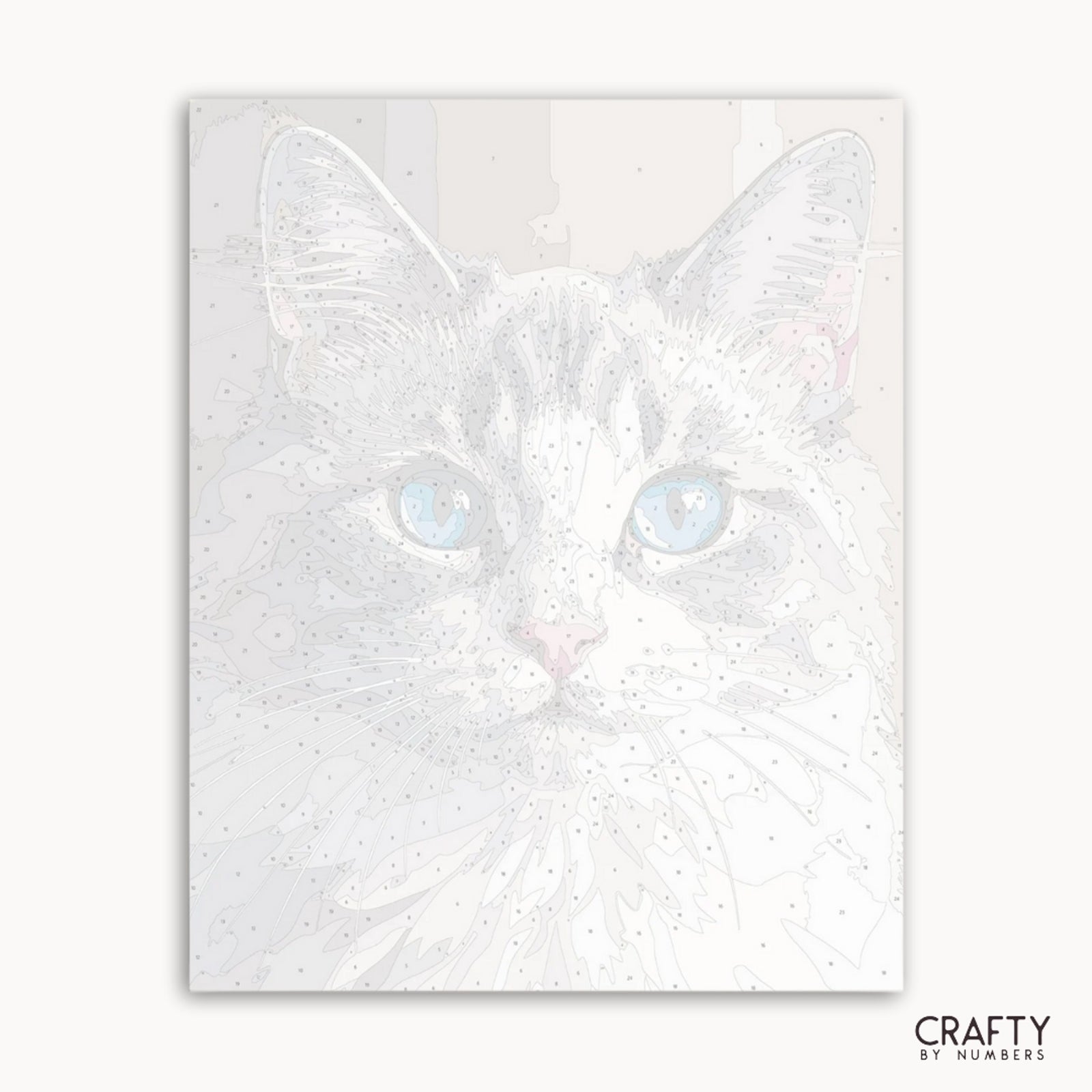 Weiße Katzenillustration auf weißem Hintergrund mit „Crafty by Numbers“-Branding.