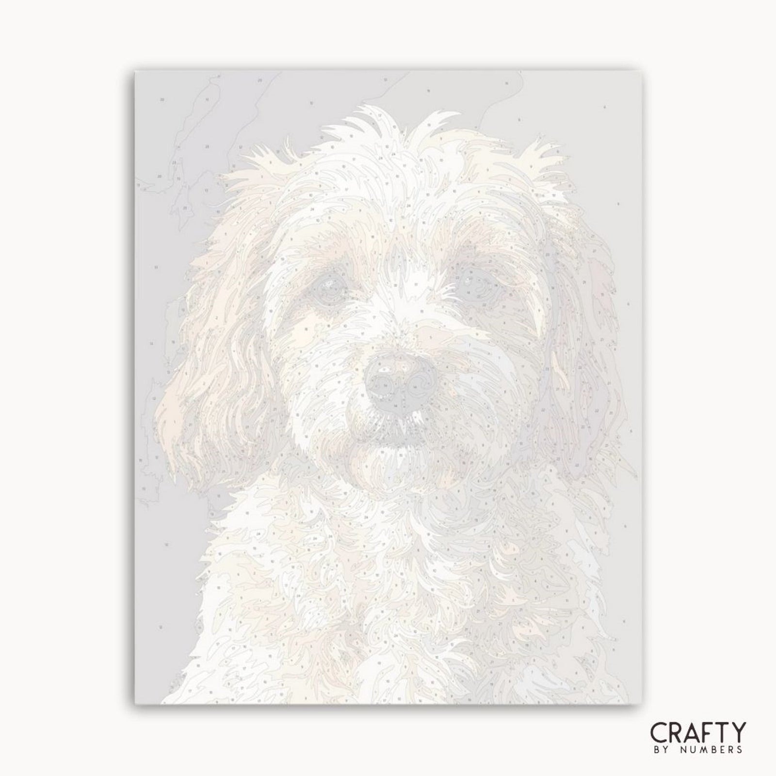 Weiße Hundeillustration auf hellgrauem Hintergrund mit „Crafty by Numbers“-Branding.