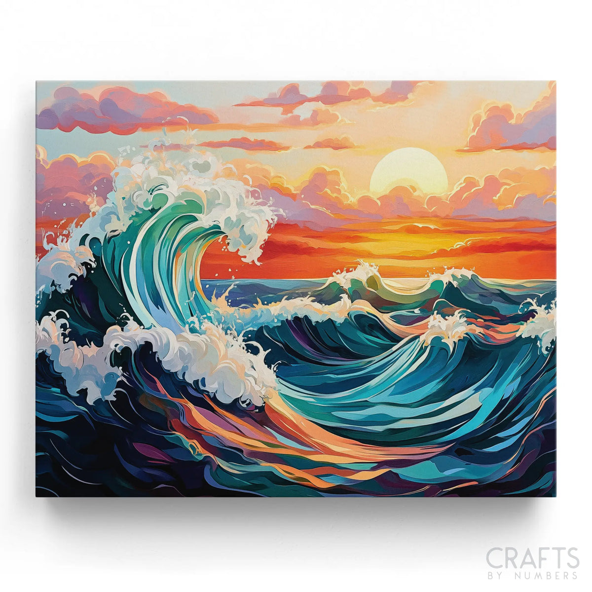 Un kit de peinture par numéros représentant des vagues vibrantes s'écrasant sous un ciel doré, représentant la mer ou l'océan.