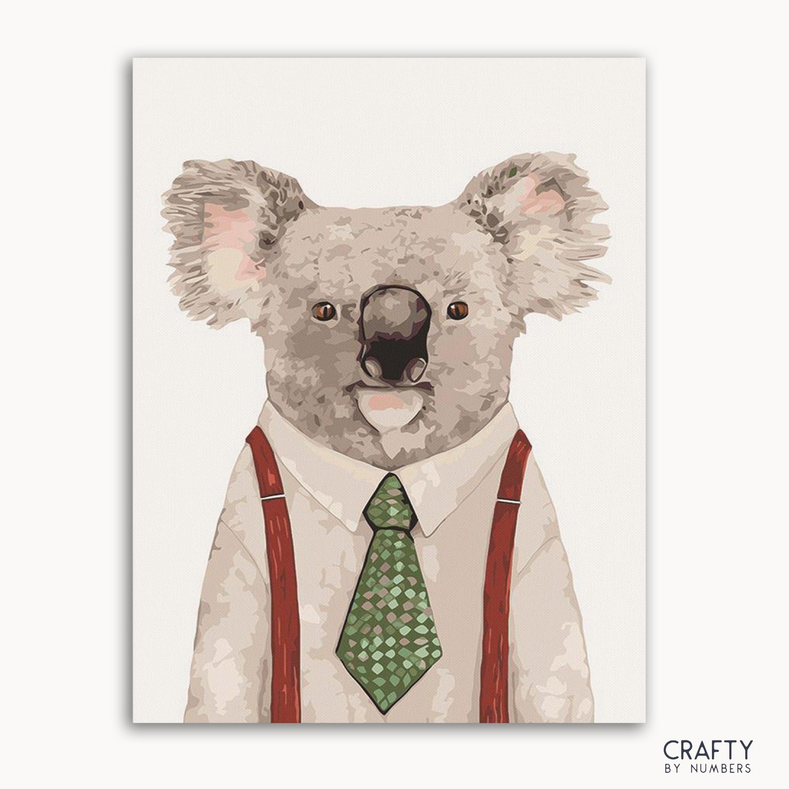 Ein Malen-nach-Zahlen-Set, das eine stilisierte Koala-Figur zeigt, die ein Hemd, eine Krawatte und Hosenträger trägt und auf der die Marke „Crafty by Numbers“ sichtbar ist.